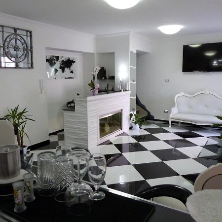 Clelia'S Boutique Rooms & Suites La Maddalena  Ngoại thất bức ảnh