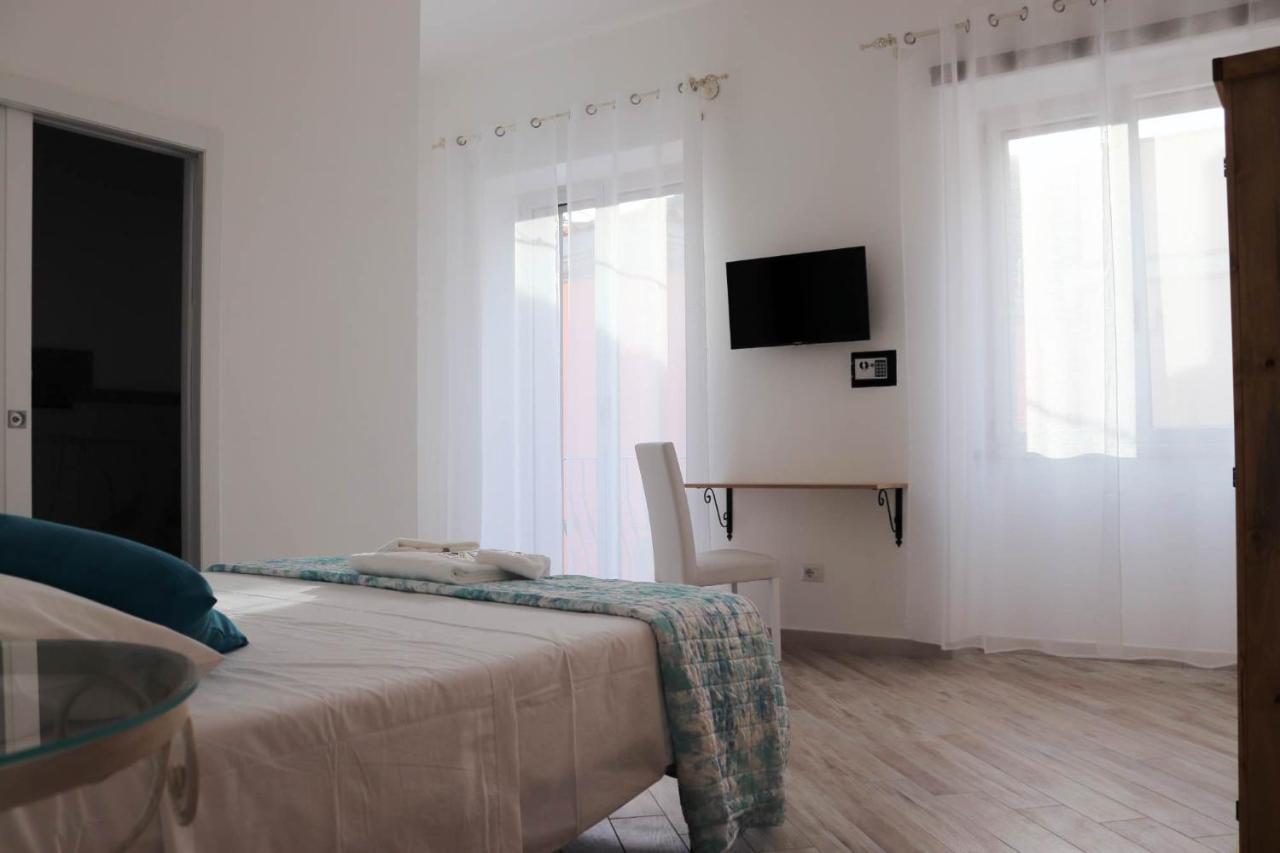 Clelia'S Boutique Rooms & Suites La Maddalena  Ngoại thất bức ảnh