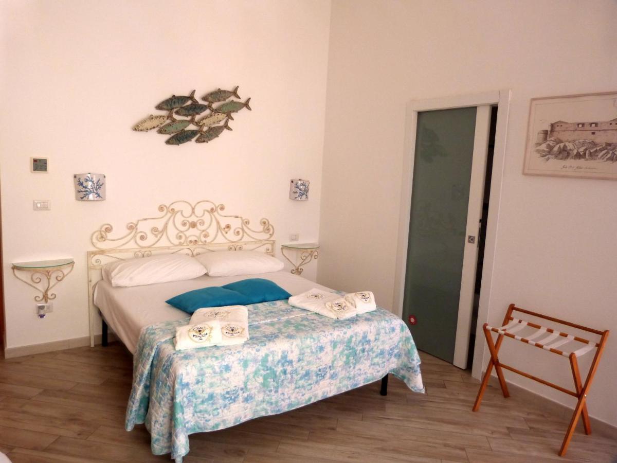Clelia'S Boutique Rooms & Suites La Maddalena  Ngoại thất bức ảnh