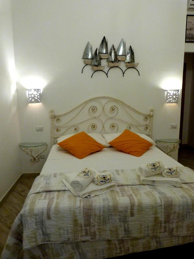 Clelia'S Boutique Rooms & Suites La Maddalena  Ngoại thất bức ảnh