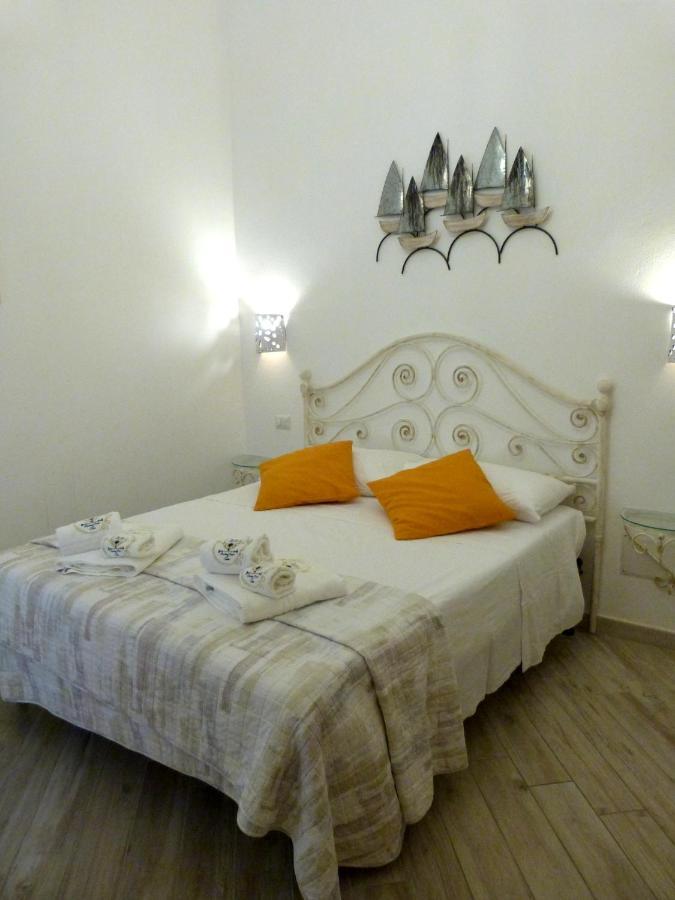 Clelia'S Boutique Rooms & Suites La Maddalena  Ngoại thất bức ảnh