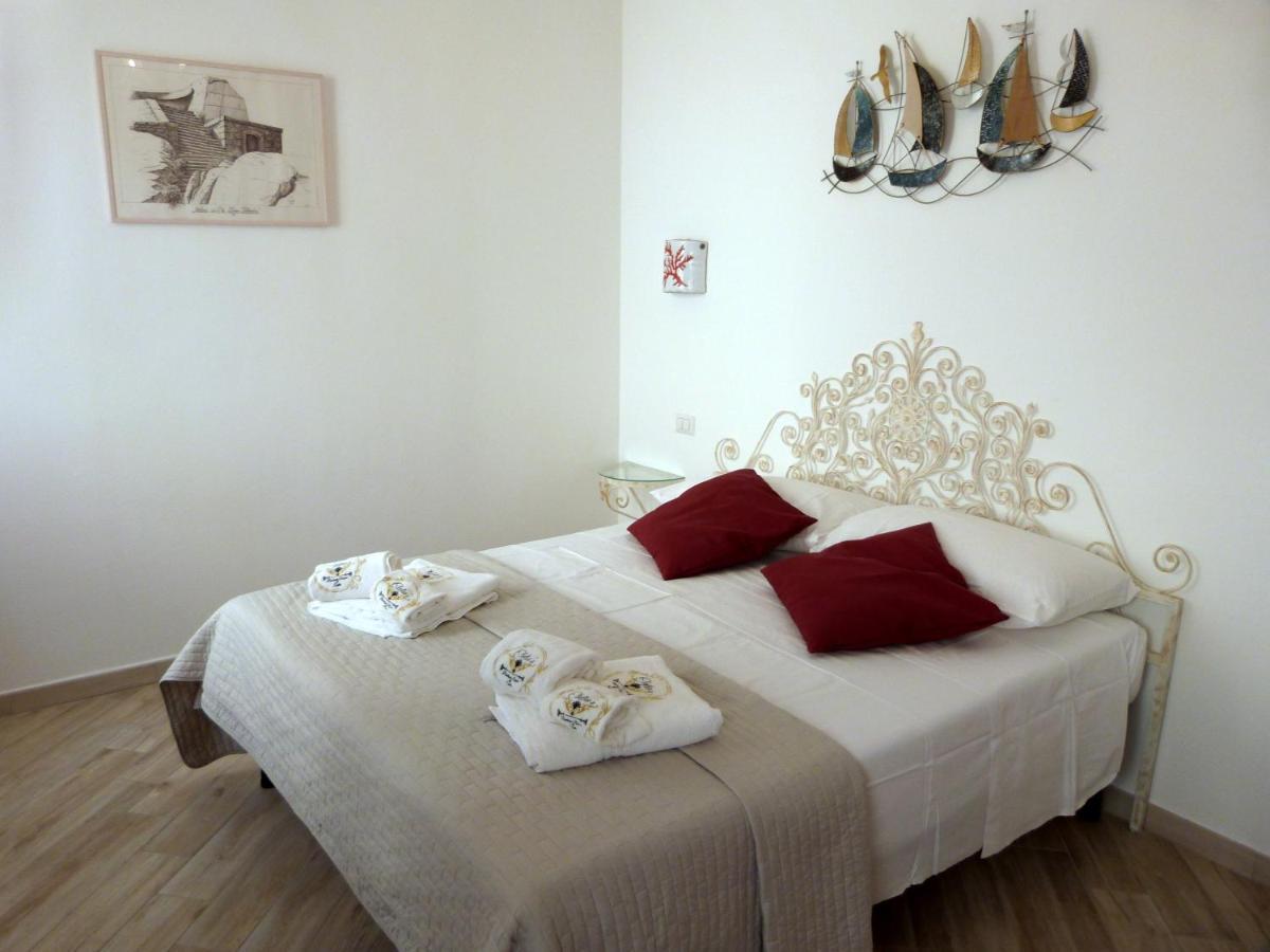 Clelia'S Boutique Rooms & Suites La Maddalena  Ngoại thất bức ảnh