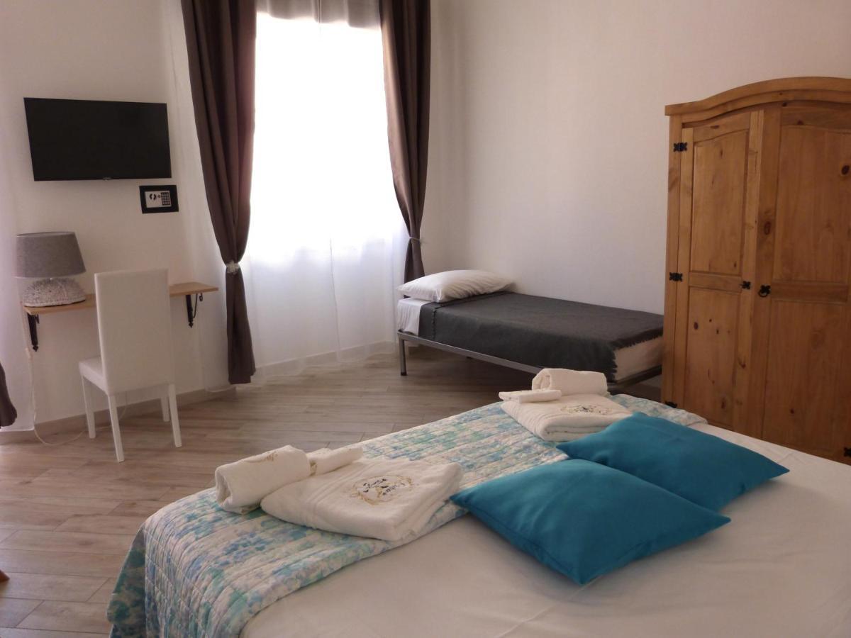 Clelia'S Boutique Rooms & Suites La Maddalena  Ngoại thất bức ảnh